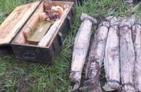 Біля Дніпропетровська знайшли великий сховок із боєприпасами