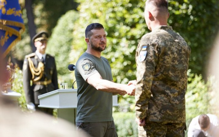 Зеленський вручив нагороди людям, завдяки яким Україна зберігає свою незалежність