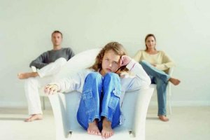 Дітей б'ють у кожній десятій українській родині, - дослідження