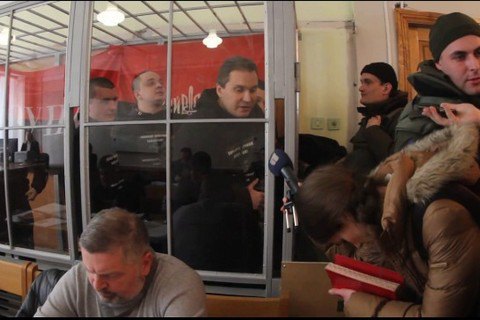 12 фігурантів справи про вбивство офіцера СБУ у Волновасі вийшли на свободу