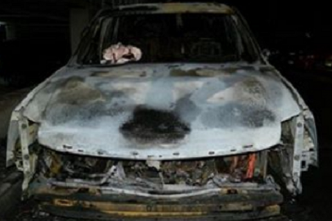 ​В Киеве на парковке сгорел автомобиль Cadillac Escalade