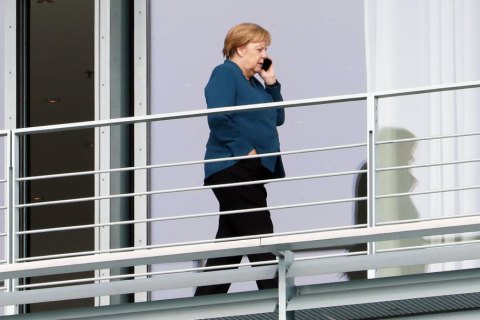 Меркель продовжує наполягати на перемовинах Євросоюзу з Росією 