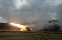 Близько 5 ранку окупанти намагалися прорвати лінію оборони в Харківській області. Атаки відбито, тривають бої