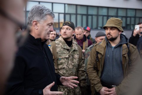 Порошенко призвал ветеранов АТО и ООС присоединяться к терробороне и учить молодежь