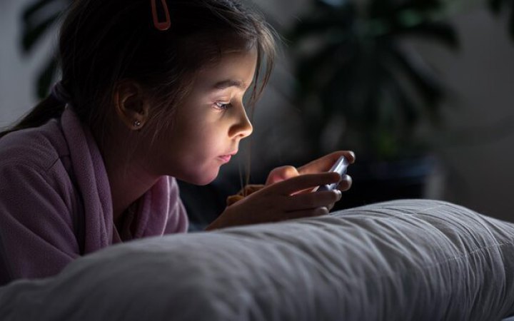 Надмірний перегляд TikTok та Instagram призводить до “гниття мозку”, — дослідження