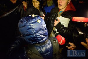 Следком России возбудил дело по факту нападения в Киеве на журналистку LifeNews