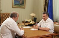 Янукович приказал Могилеву следить за уборкой урожая