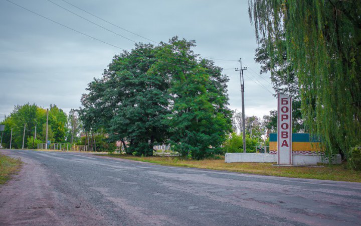 Ворог атакував дроном авто у Боровій на Харківщині, поранень зазнав голова громади