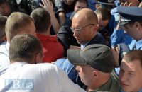 Яценюк обвинил Клюева в организации блокирования Киевсовета