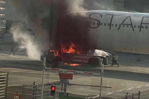 В аэропорту Франкфурта загорелся самолет