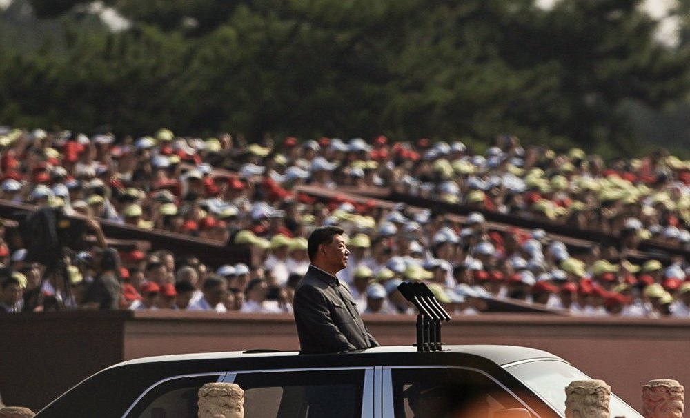 Голова Китаю Сі Цзіньпін під час військового параду з нагоди 80-ї річниці закінчення китайсько-японської війни, Пекін, 3 вересня 2025 року