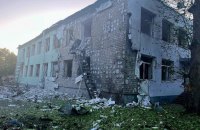 У Нікополі ворог пошкодив дитсадок, церкву та підприємства