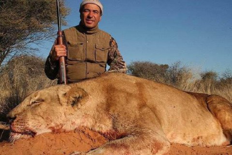 У мережі з'явилися фото кандидата від "Опоплатформи" з убитими ним тваринами