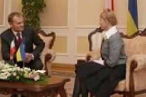Туск приедет в Украину поговорить с Тимошенко о Евро-2012