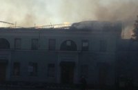 В Донецке из-за обстрела загорелся ж/д вокзал