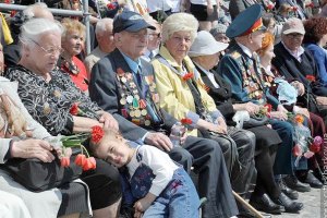 ​Янукович обещает улучшить жизнь ветеранов