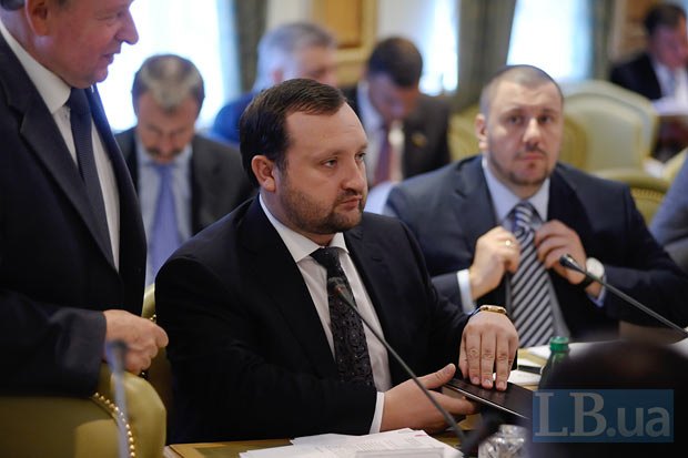Первым вице-премьером стал бывший глава НБУ Сергей Арбузов. Его называют будущим премьер-министром