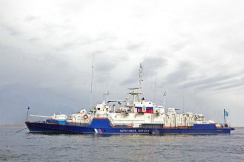 Российский пограничный корабль задержал рыбаков из Украины за нарушение "госграницы"