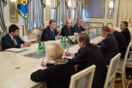 Порошенко назначил представителей Украины в подгруппах по Донбассу