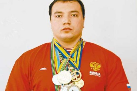 У Росії в вуличній бійці загинув чемпіон світу з пауерліфтингу Драчов