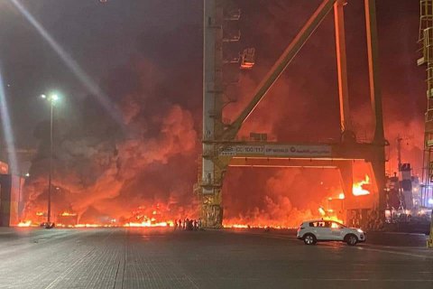 В порту Дубая прогремел мощный взрыв 