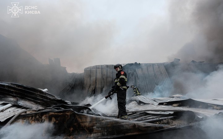 Росіяни атакували Київ балістикою. Є жертви і руйнування (оновлено)