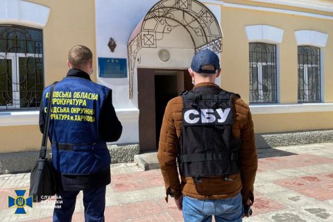 На Харківщині СБУ викрила посадовців "Укрзалізниці", які привласнили 1 млн грн зарплати працівників