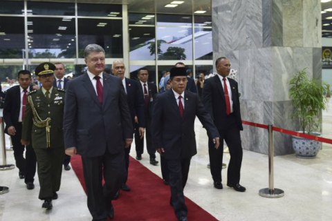 Порошенко закликав індонезійських парламентаріїв стати на захист кримських татар