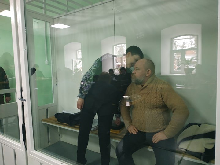 Надежда Савченко и Владимир Рубан на заседании суда в Чернигове