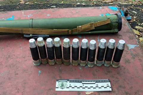 Три тайника с боеприпасами, гранатами и гранатометами нашли в Днепропетровской области