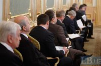 Девять губернаторов подали в отставку, запорожский Евромайдан требует снять Пеклушенко