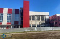 Будівля школи олімпійського резерву в Черкасах після реконструкції стала непридатною до використання
