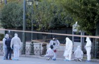 При взрыве гранаты возле посольства Франции в Афинах пострадал человек