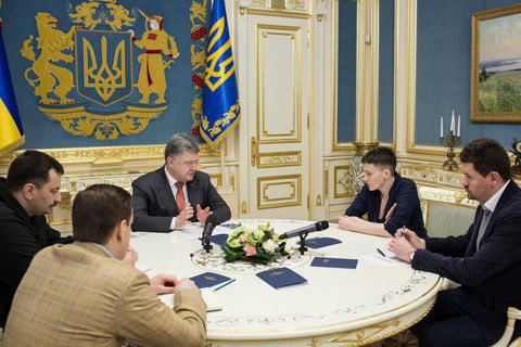 Порошенко запропонував Савченко з'їздити до європейських лідерів