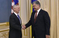 Порошенко и Мэттис обсудили поставки оборонительного вооружения Украине