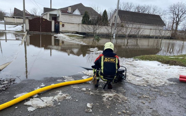Головне за середу, 4 березня: понад 100 боєзіткнень, ракетні удари по Дніпру та Одещині, подорожчання пального  
