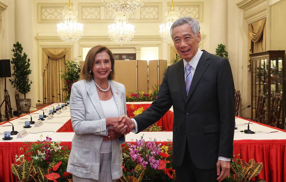 Ненсі Пелосі з прем'єр-міністром Сінгапуру Лі Сянь Луном
