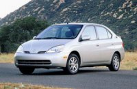 Компания Toyota отозвала старые "Приусы" по всему миру