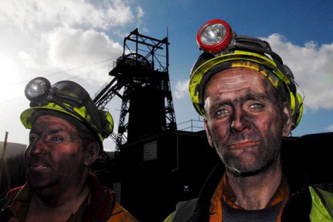 В Минэнергоугля рассчитывают погасить долги по зарплатам горнякам ко Дню шахтера
