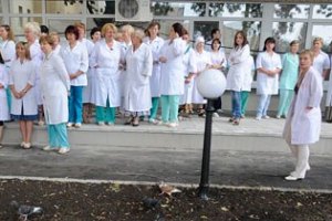 Зарплату украинским врачам поднимут до 5 тысяч 