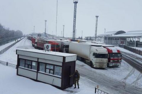Россия возобновила пропуск грузовиков через границу в Харьковской области