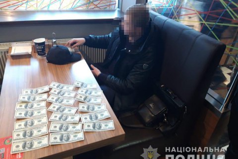 Директора предприятия, подозреваемого в хищении бюджетных средств при ремонте дороги, задержали на взятке во Львове