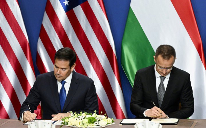 США анонсували будівництво атомних електростанцій у Центральній Європі з американськими технологіями