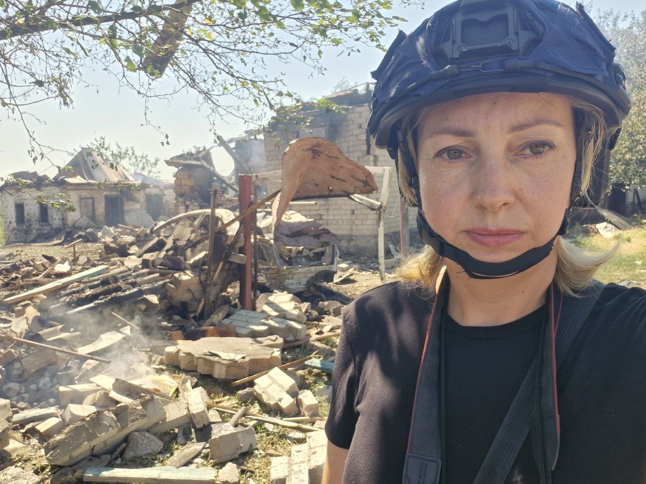 Ірина Ситнік на місці обстрілу у Петропавлівці