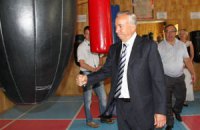 Мэр Донецка показал боксерские способности