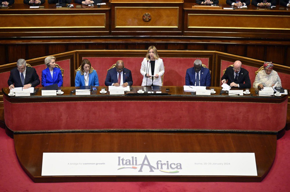 Джорджа Мелоні виступає з промовою під час Італійсько-Африканського саміту у Римі, 29 січня 2024 року.
