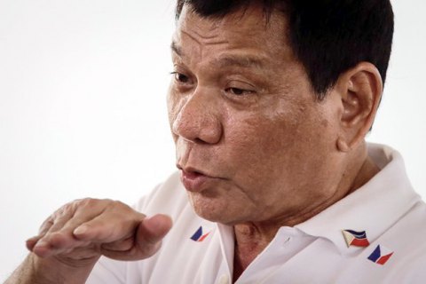 Президент Филиппин предложил прививать несогласных с вакцинацией во сне