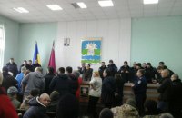 Жители Новомосковска взбунтовались из-за нежелания горсовета признавать мэра