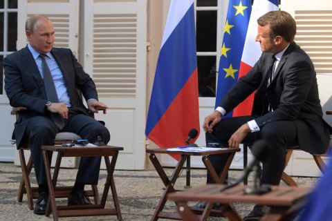 Путин в разговоре с Макроном обсудил Украину и "гарантии безопасности" для РФ 