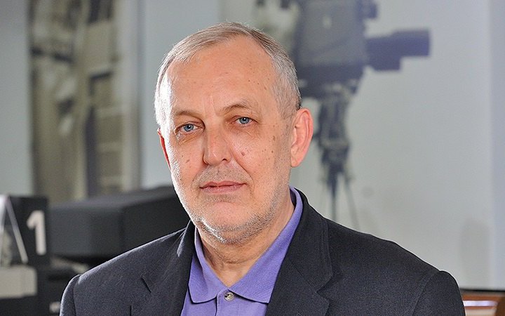 Завершили розслідування нападу на журналіста Макарова: він поранив себе сам